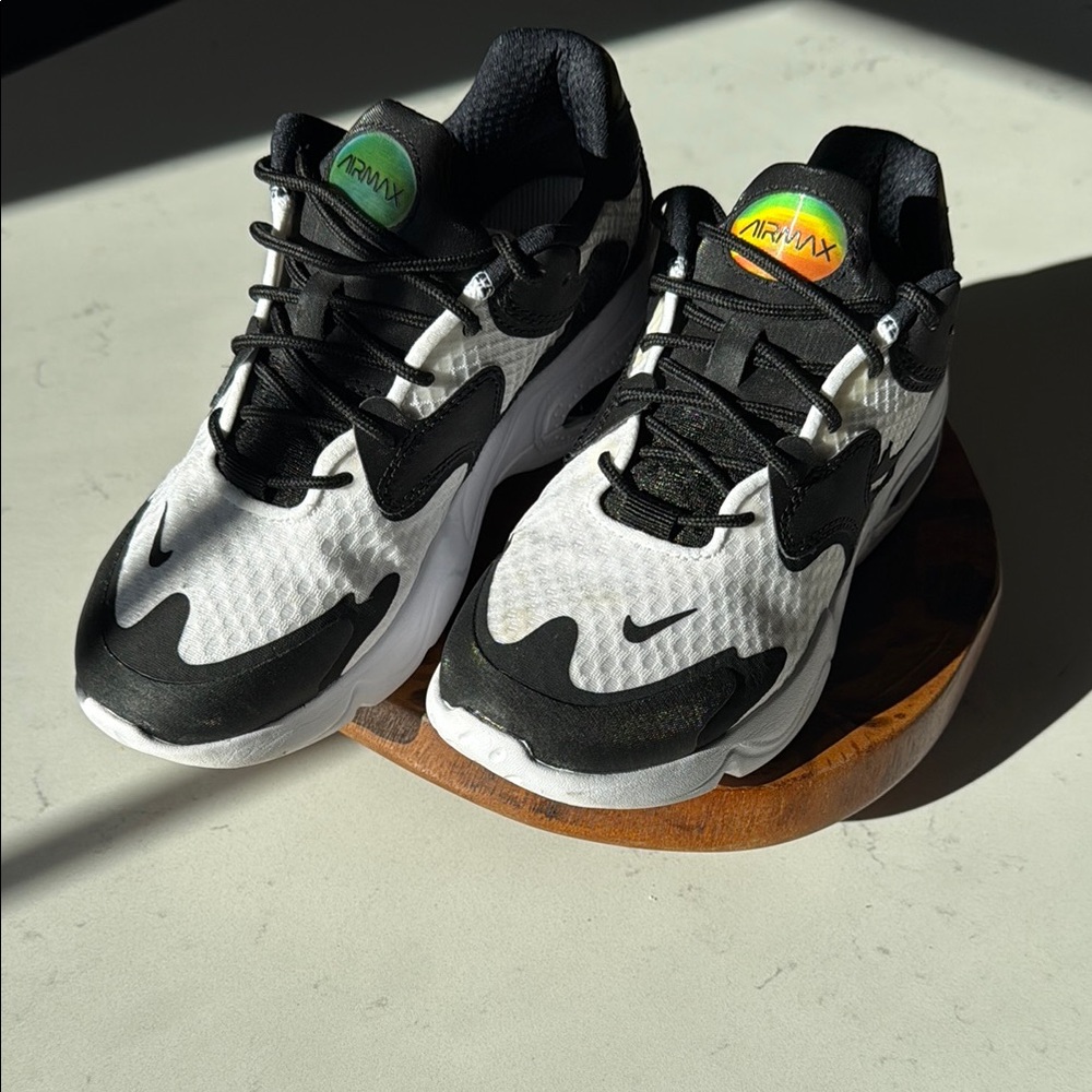 Nike Air Max 2X White and Black Sneakers